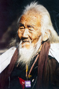 Kong Qing'e, 74e generatie nazaat van Confucius Kong Qing'e, 74e generatie nazaat van Confucius