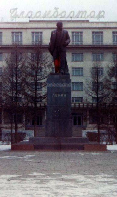 Beeld Lenin voor het Ulan Bator Hotel Beeld Lenin voor het Ulan Bator Hotel